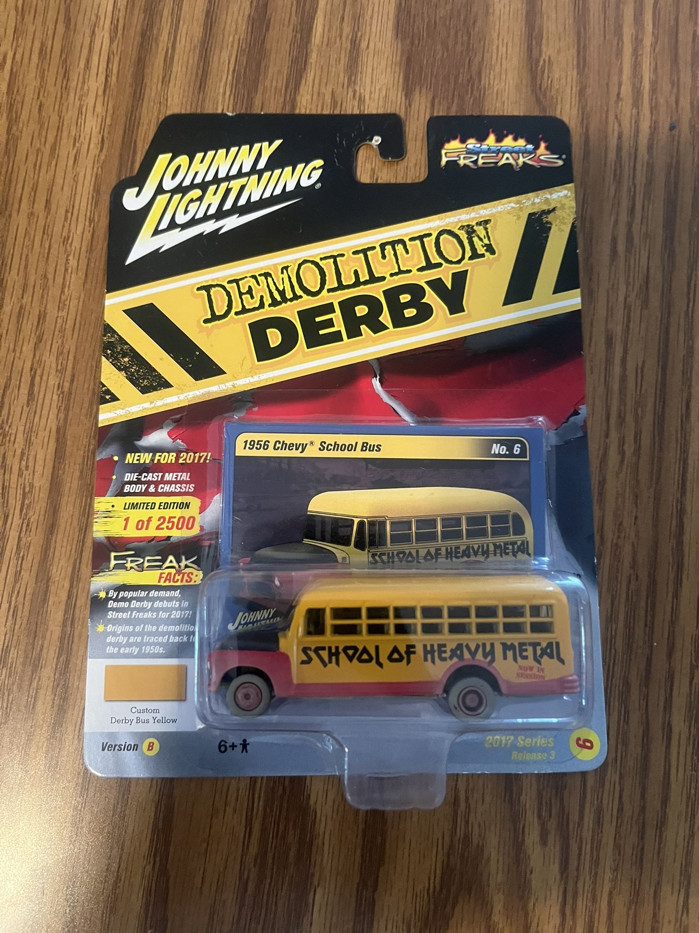 Johnny Lighting Demolition Derby Street Freaks 1956 Chevy School Bus