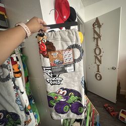 Im LOOKING TO TRADE Monster Jam Trukin pals