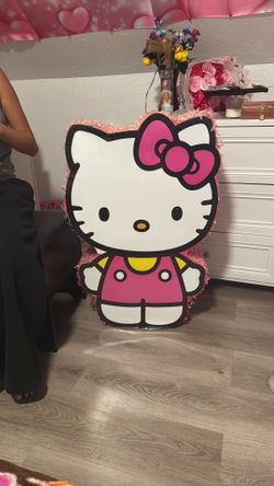 Hello Kitty Piñata