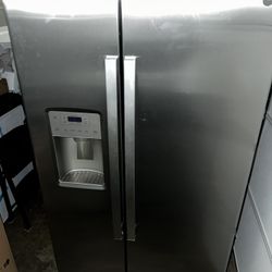 GE Fridge Side By Side