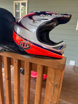 Full face motorcycle helmet