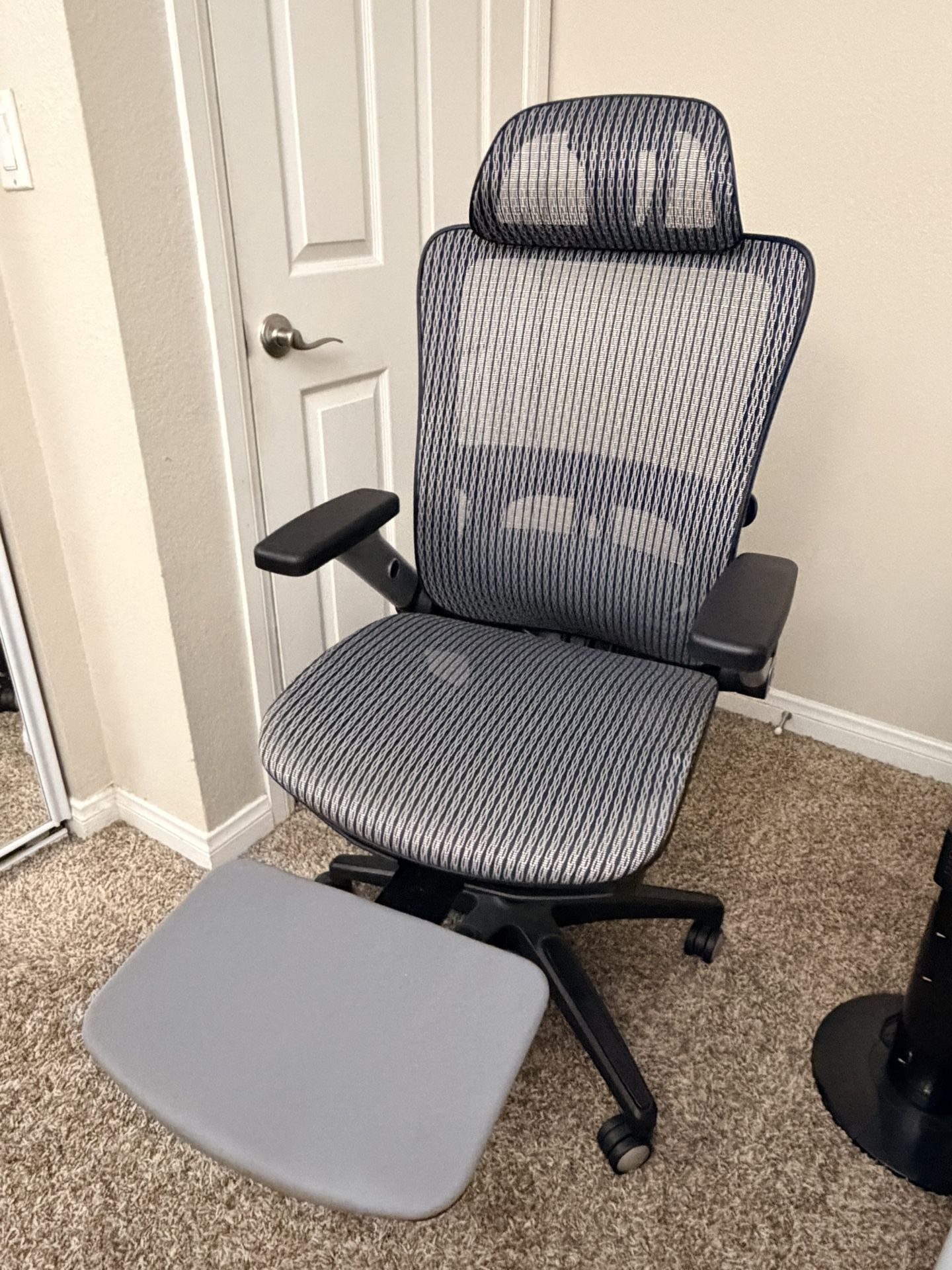 Office Chair (BRAND NEW)