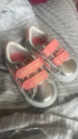 Girls shoes