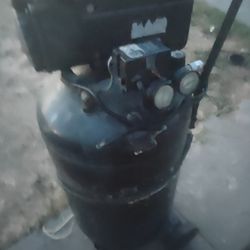 Central Pneumatic Air Compressor 