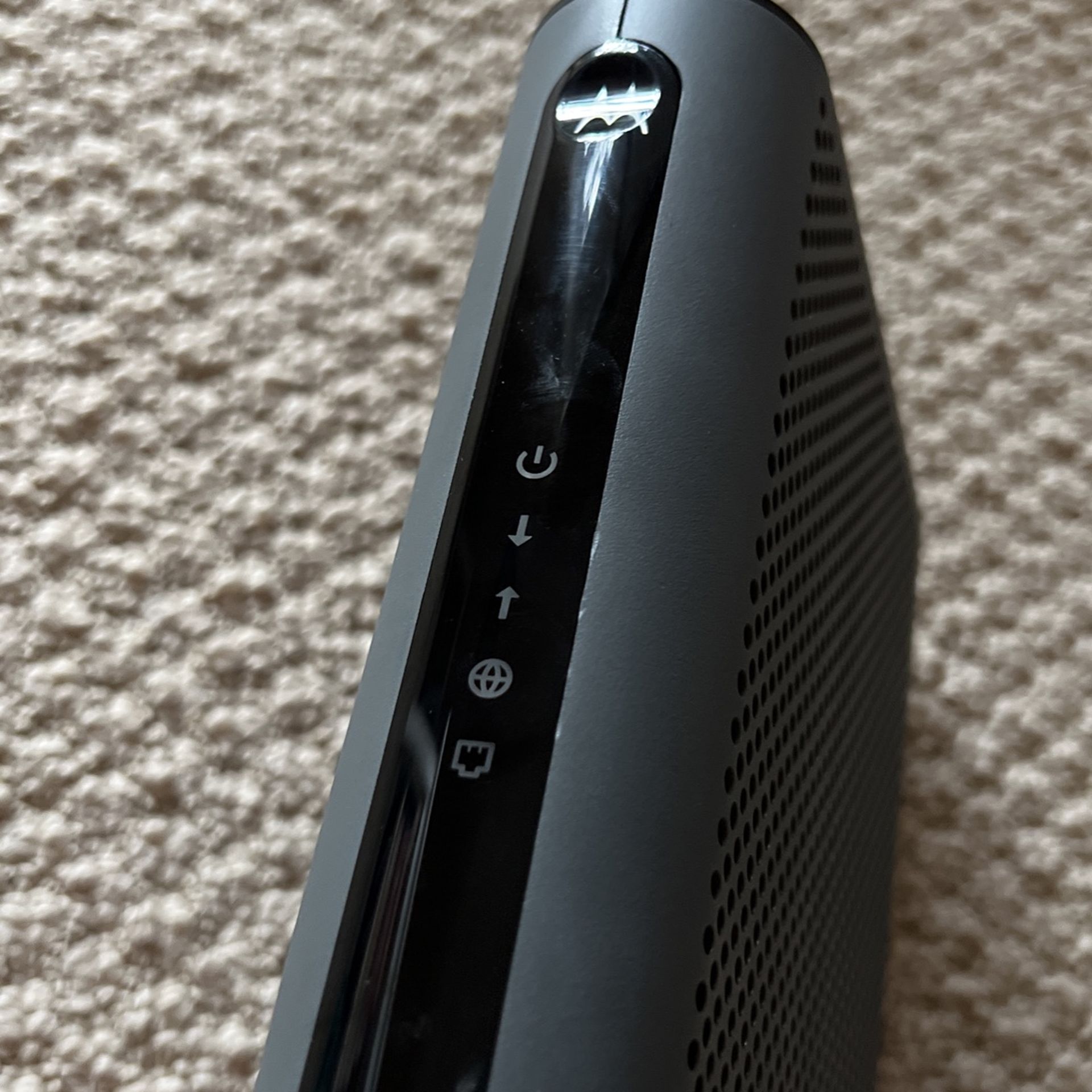 Motorola Docsis 3.1 Cable Modem (xfinity) MB8600 for Sale in Seattle
