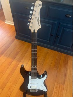 Rare Yamaha Pacifica 1991 Black Electric Guitar Black Vintage With 90’s Fender Gig Case Bag Musical Instrument NICE!