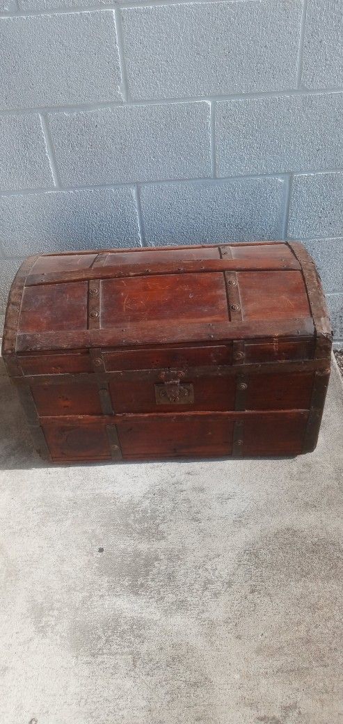 Antique Wood Pirate Chest Decor