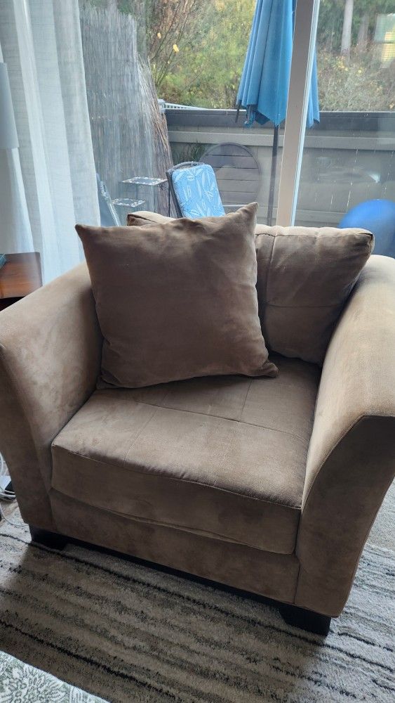 Macy's Mocha Brown Comfy Side Chair Oversized Living Room chair