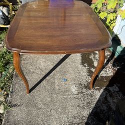 Full Table Set ( Comes With Chairs)