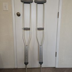Crutches 
