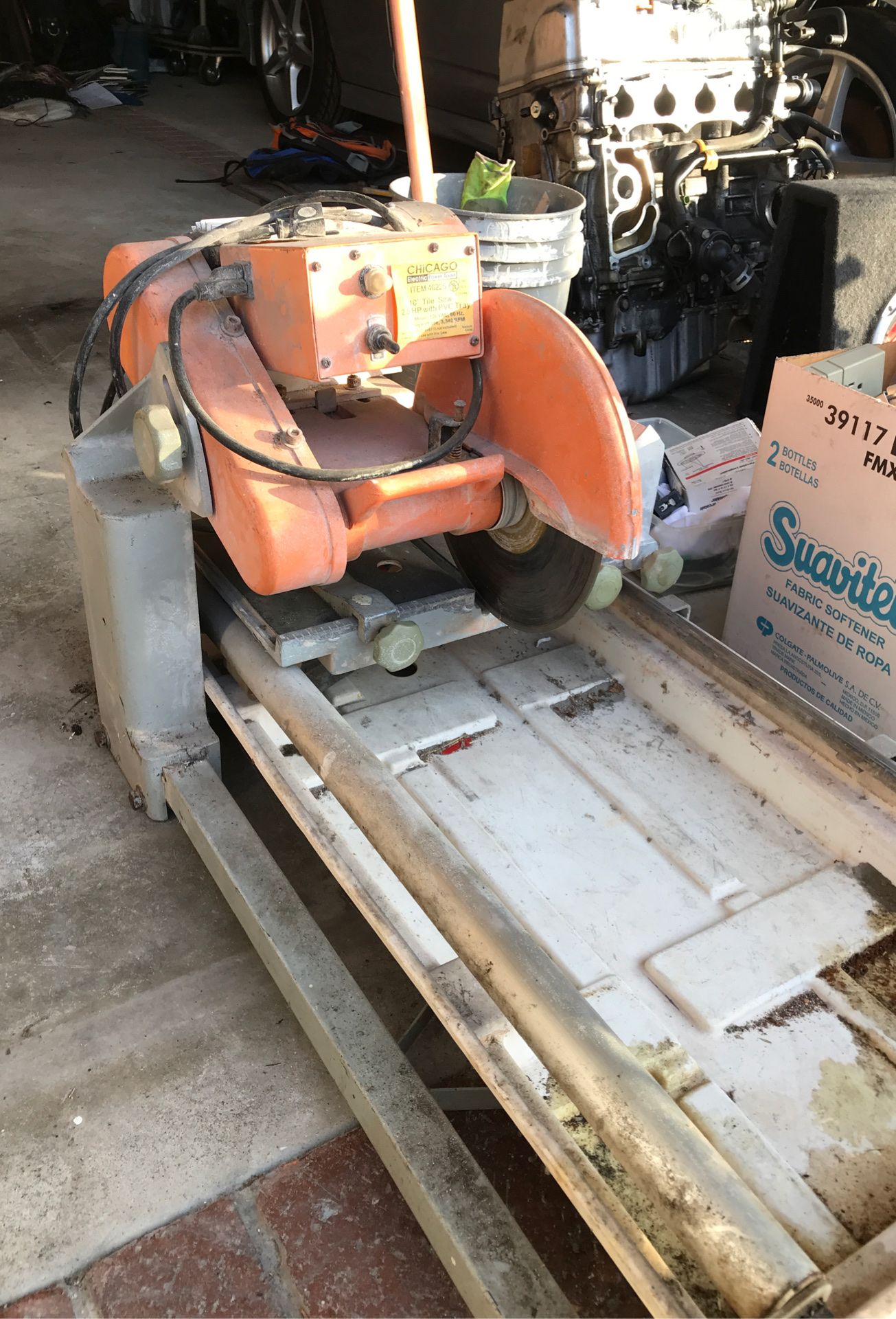 10” tile saw. Harbor freight Chicago electric tool for Sale in El Monte
