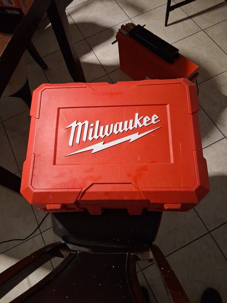 Milwaukee Corded Band Saw