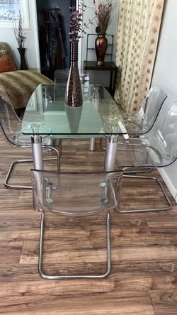 Clear table with chairs