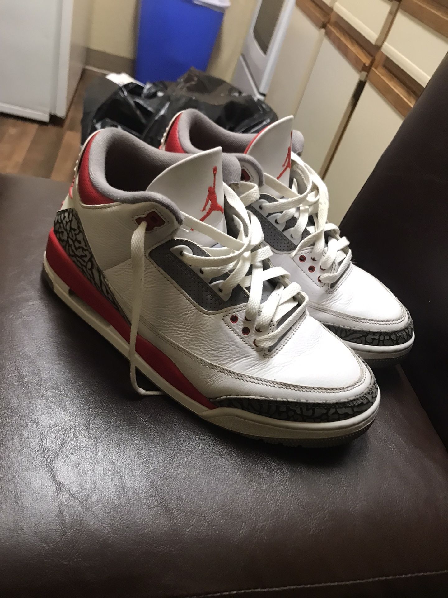 Retro 3s Fire Red