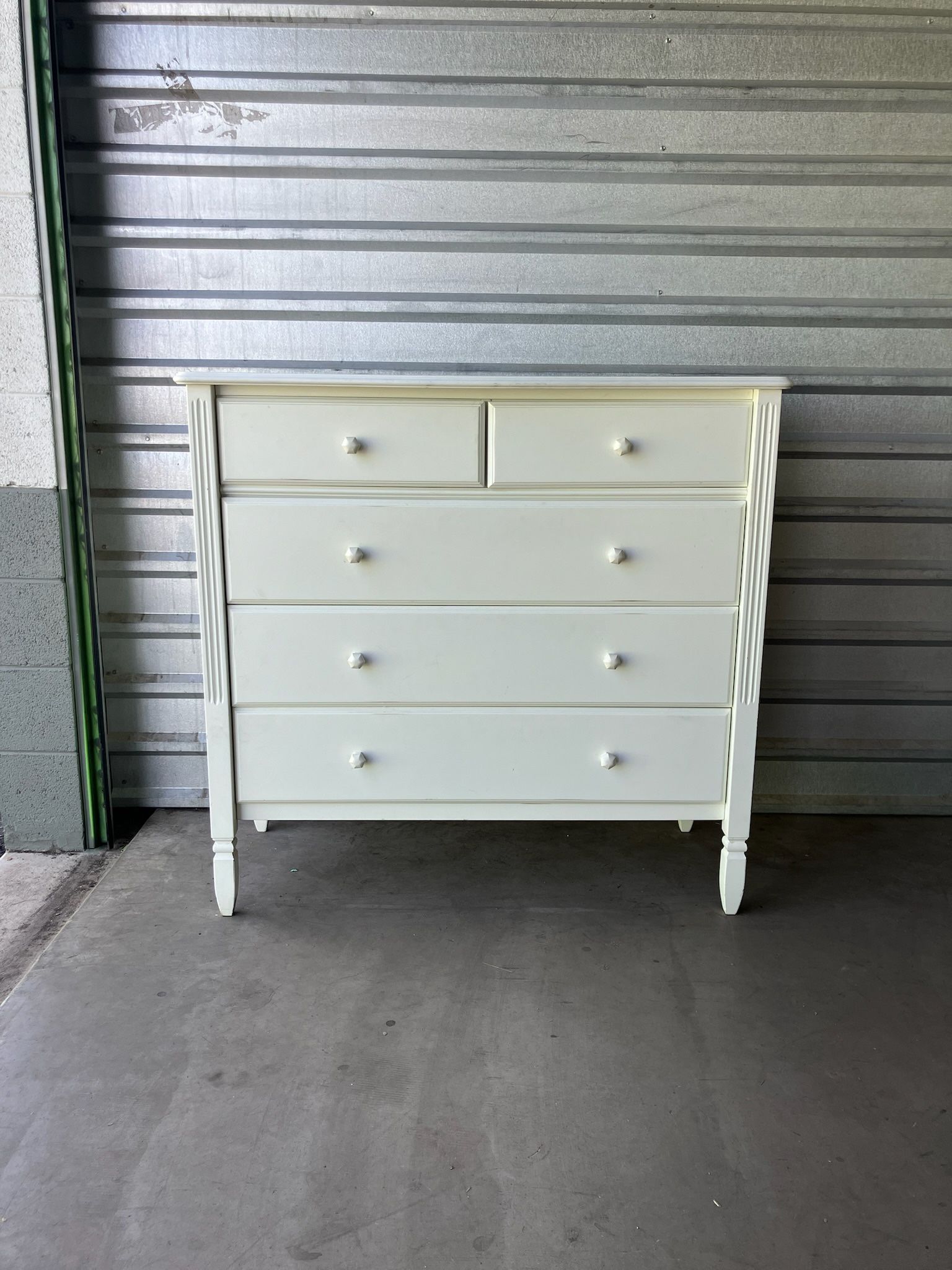 Pottery Barn White Madeline 6 Drawer Dresser