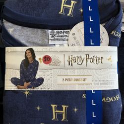 Women’s Pajamas (L)