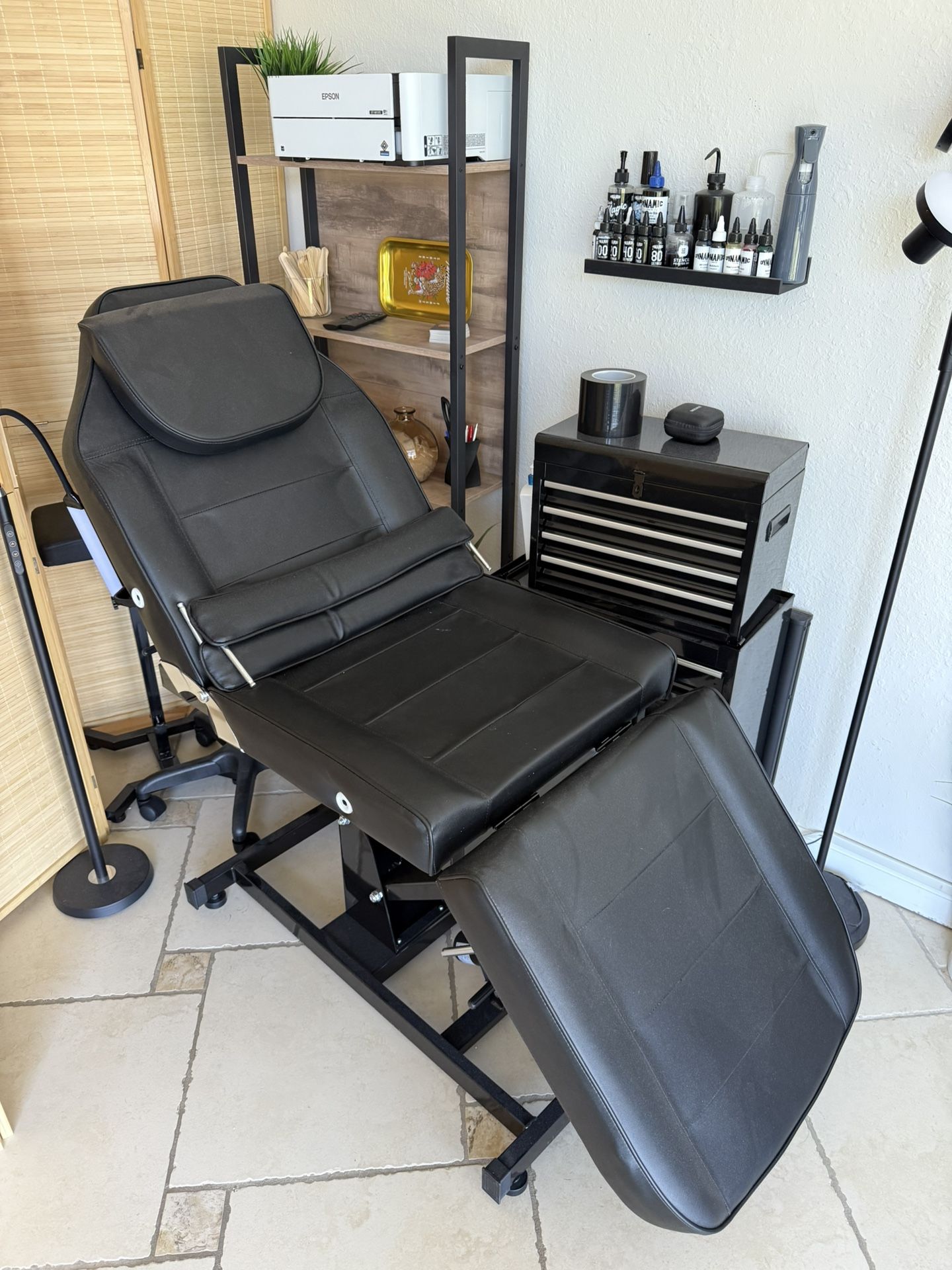 TATTOO/BARBER CHAIR