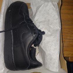 Brand New Boys Nike's