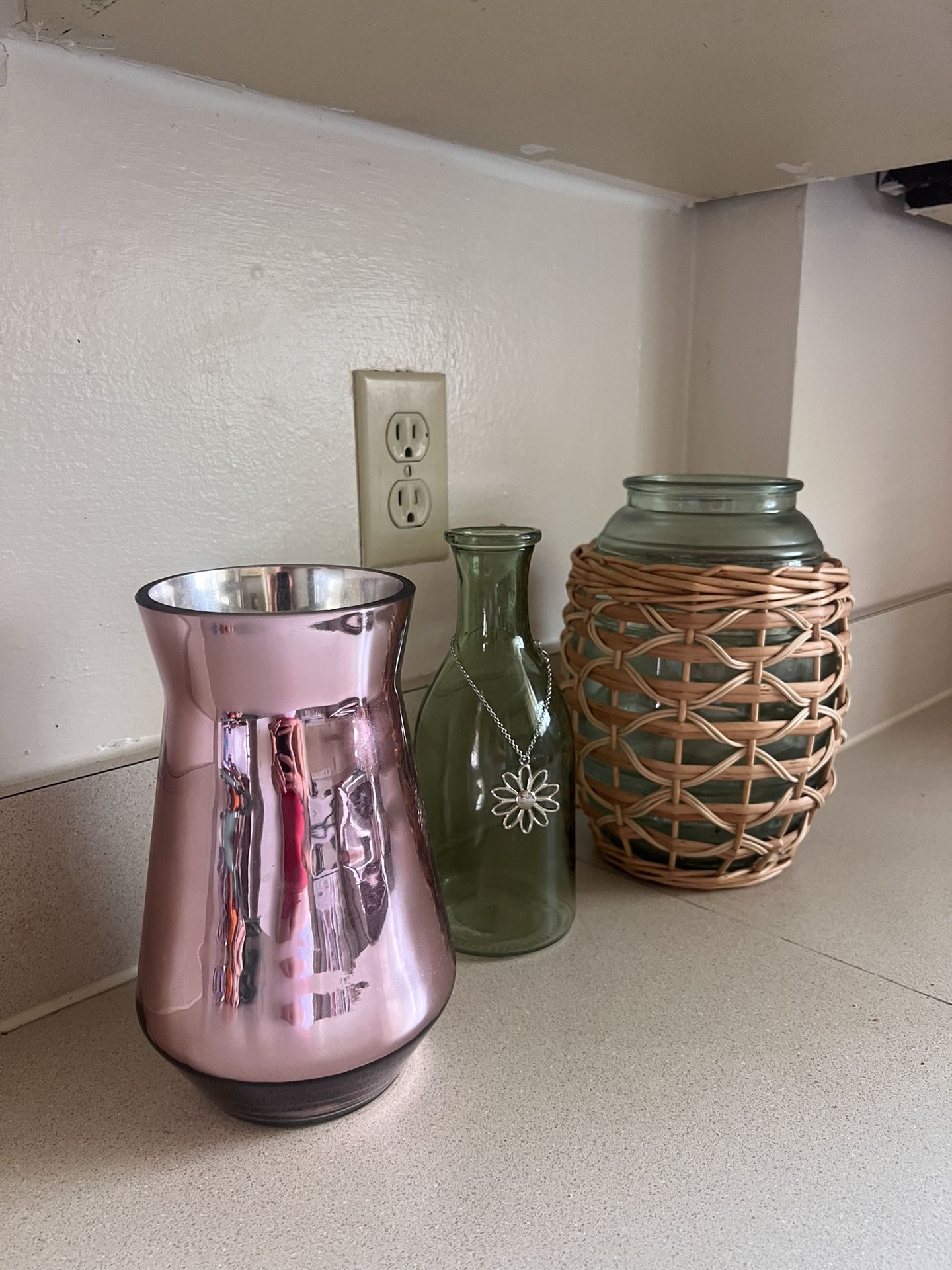 3 Vases