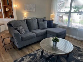 Gray L shaped sectional couch/sofa free delivery 🚚 cash 💵 only