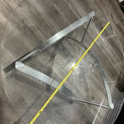 round  Glass Table diameter 39” 