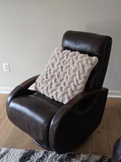 TRUE INNOVATIONS LEATHER
GLIDER RECLINER