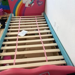 Twin Bed frame with 6” mattress