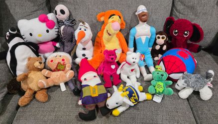 Large Lot of Mixed Stuffed Animals and Plush Toys