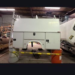 KNAPHEIDE Service Body Fully Inclosed