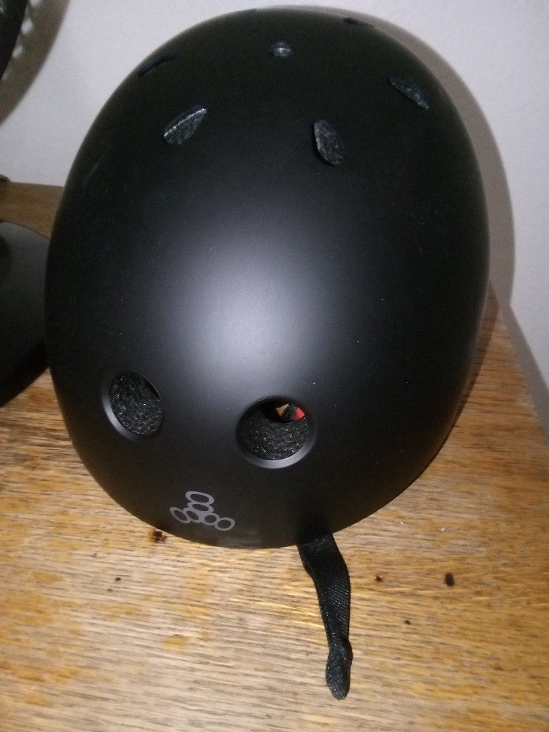 Skateboard/Sports Helmet