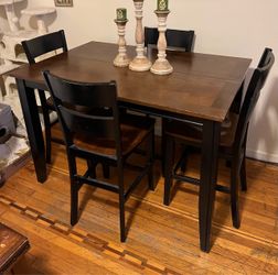 Countertop dining table