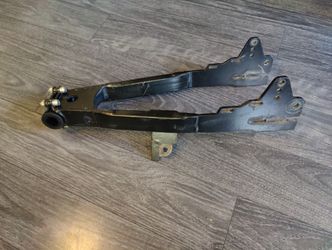 ONYX RCR Swingarm with Mount