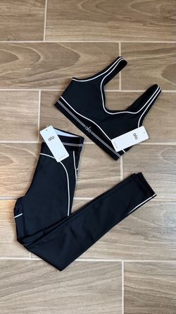 Alo Yoga Black Bra and Leggings Set Size Small