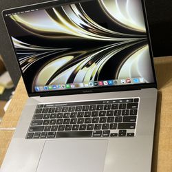 MacBook Pro 16 2019  32 gb ram 512 gb  ssd 