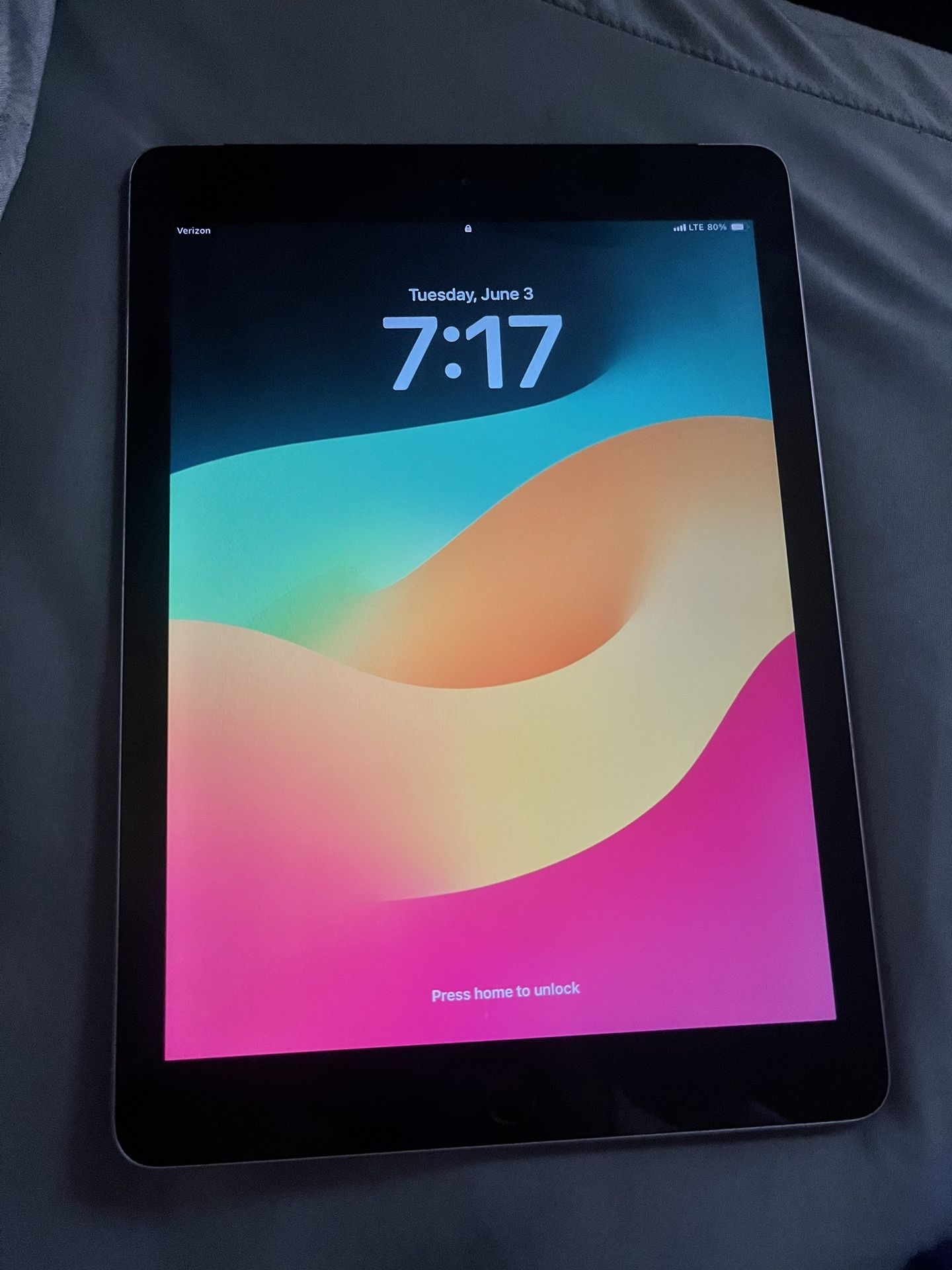 IPAD 6th Gen With Wi-Fi/Cellular