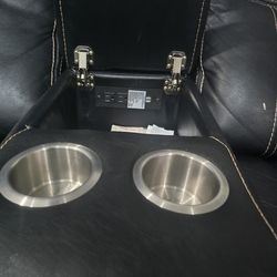 Manual recliner sofa