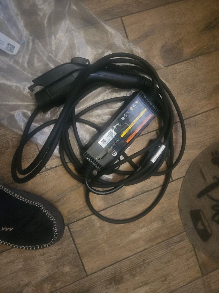 Selling A Home Plug In Charger For jeep