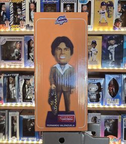 TRADE: FERNANDO VALENZUELA BOBBLEHEAD - Ontario Tower Buzzers