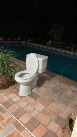 Toilet with slowed close cover