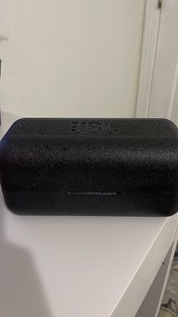 JBL FLIP-7-RED Portable Drop-Proof Speaker with PushLock System - Red (2026