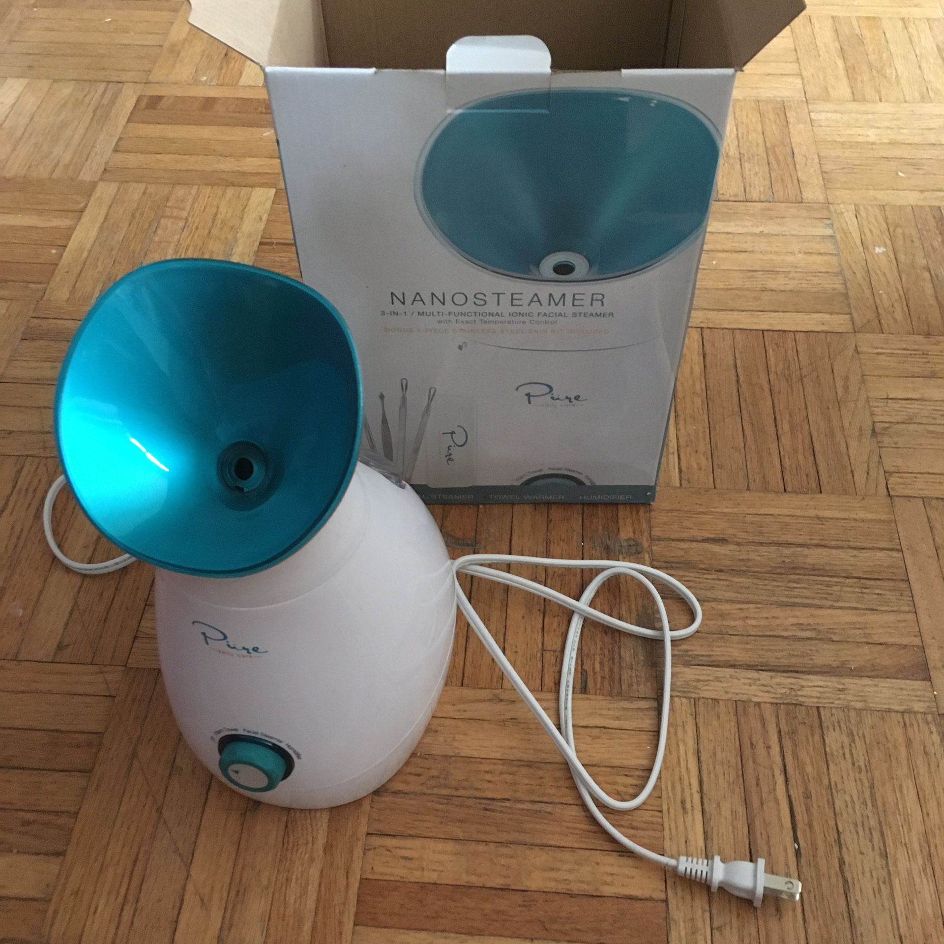 NanoSteamer 3-in-1 Ionic Facial Steamer By Pure Daily Care. Does not come with tools. Steamer only. 