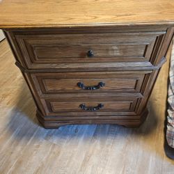Dresser/ Nightstand 