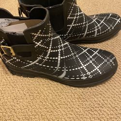 Rain Boots (Women’s 10)