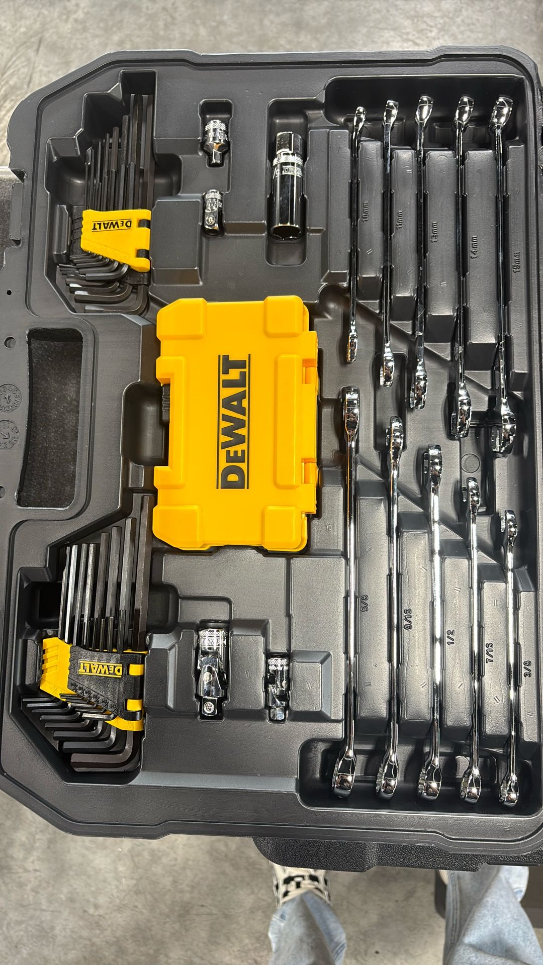 Whrech Set Of Tools Dewalt