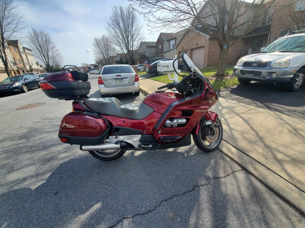 2002 Honda ST1100