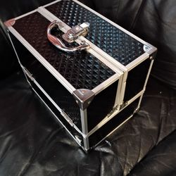 Make-Up Train Case