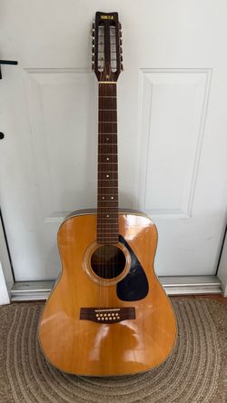 Yamaha FG-312 12 String Guitar and LEVY’S Leather Limited Guitar case