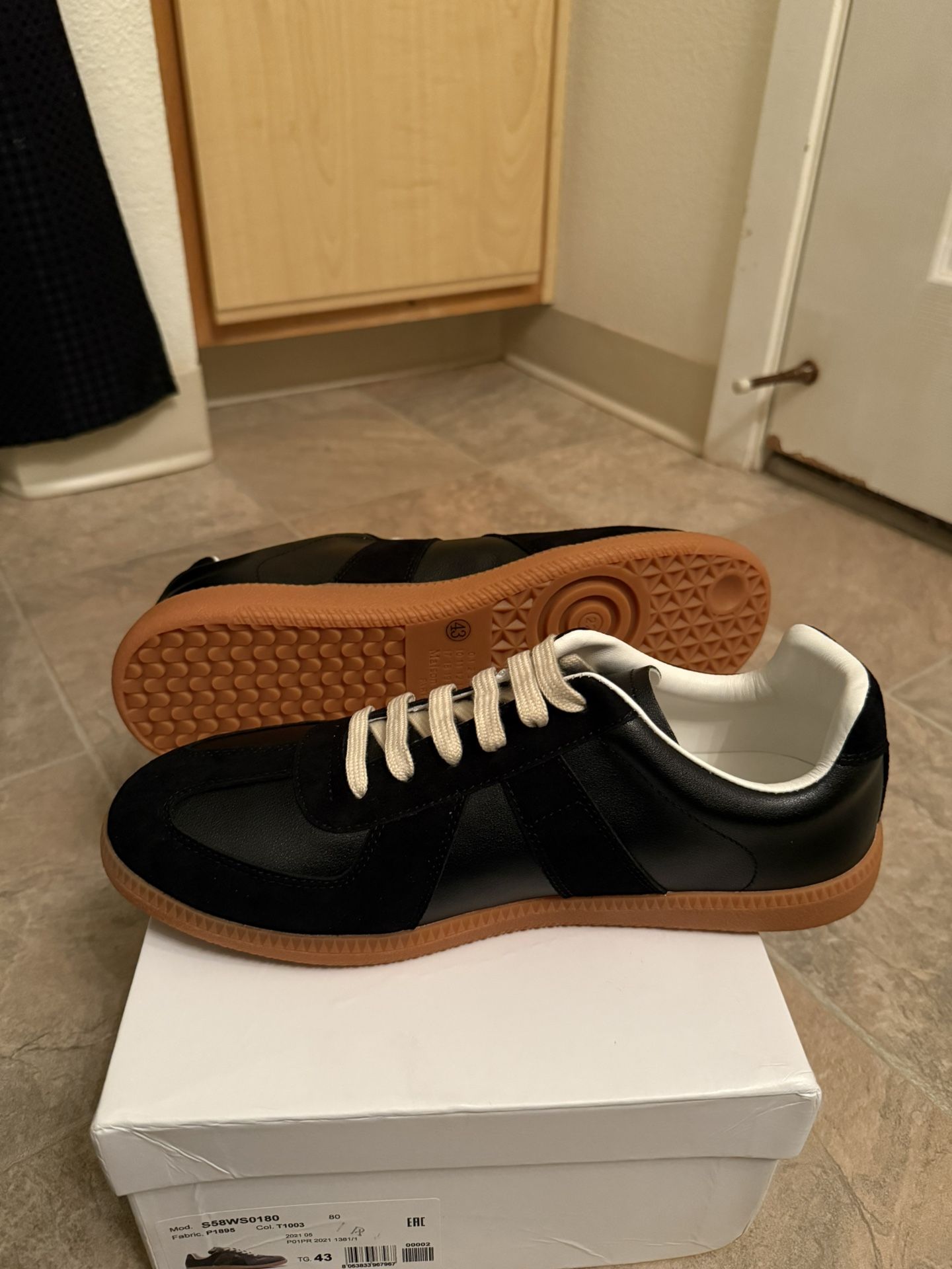 Maison Margiela Gats Black Eu 43 USA SIZE 9.5