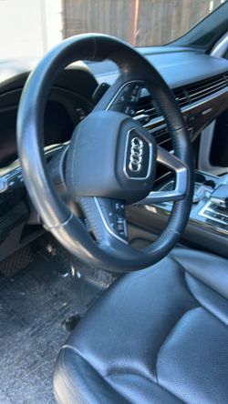 2018 Q 7 30t  Quattro    White  bk interior  101  miles  20  . 600 pk up or ask  Everett  Mall  way