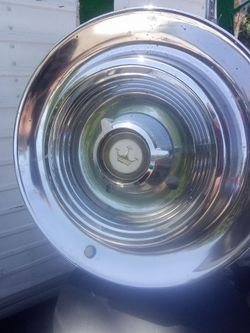 Antique hub caps